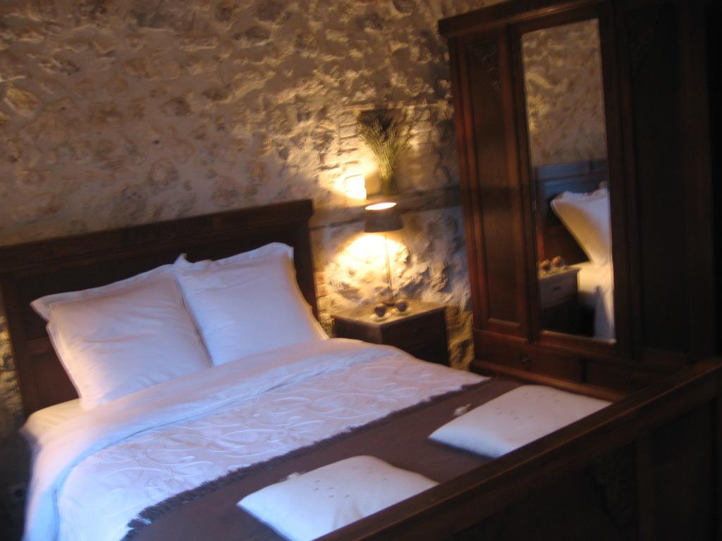 Moulin Mariman Bed & Breakfast Allan Room photo
